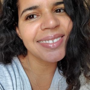 Meet your Posher, Elissa